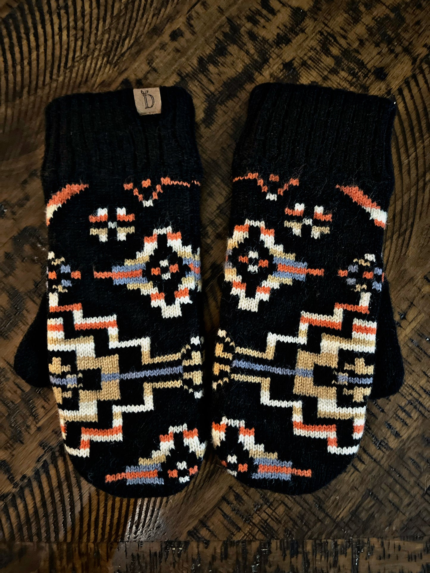 Aztec Mitten with Ribbed Cuff